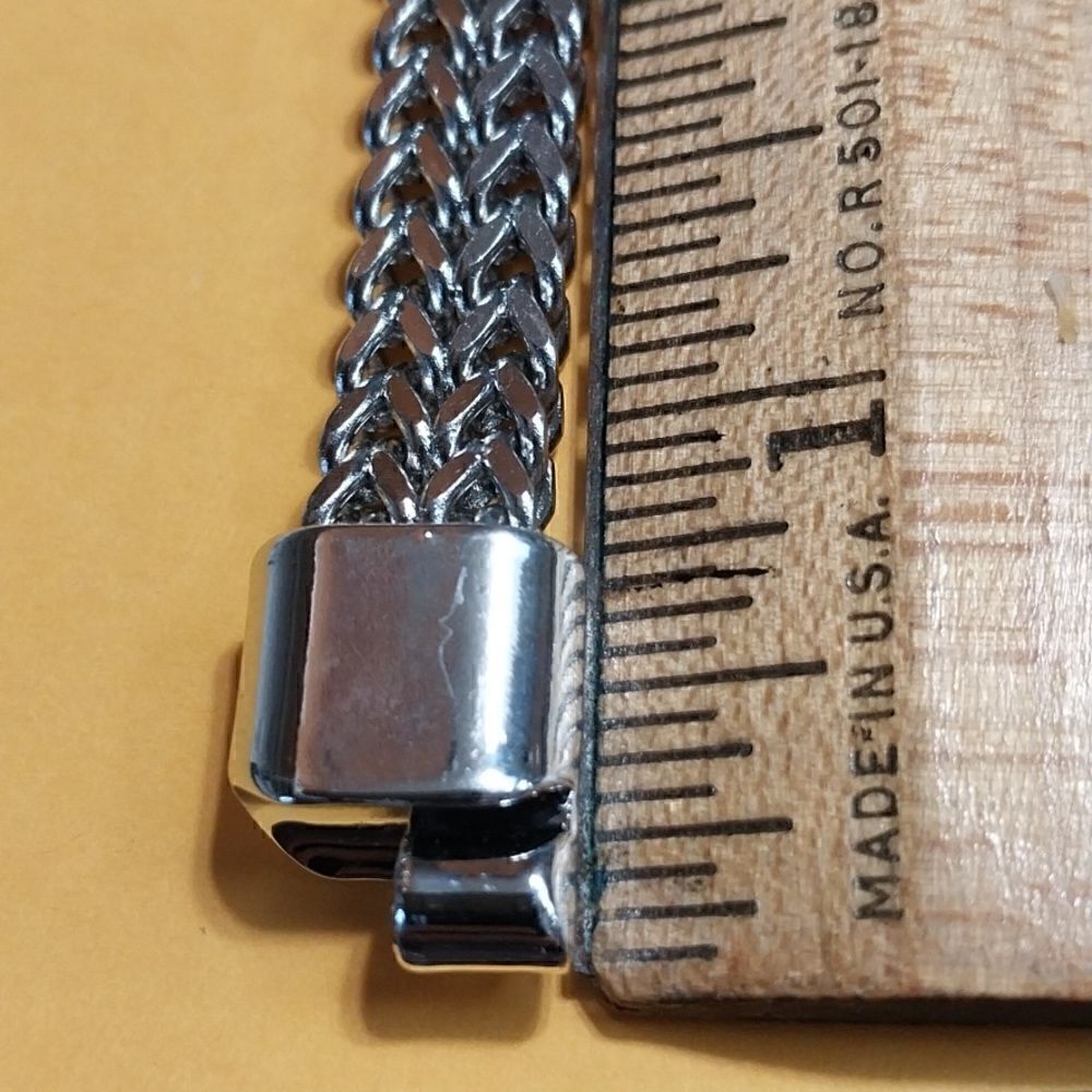 Silver Magnetic Herringbone Bracelet..New - Picture 6 of 7